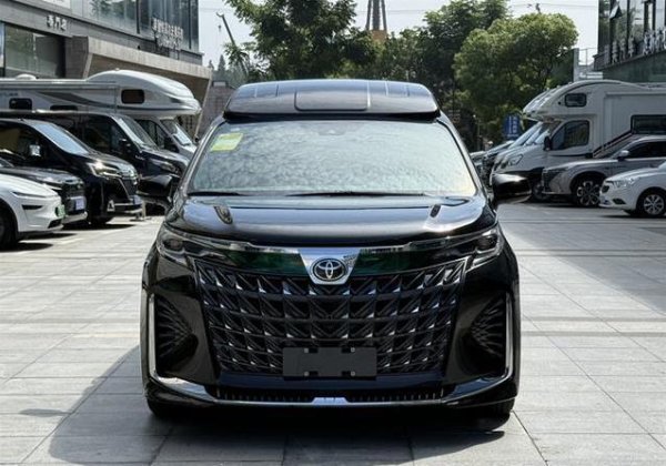 龙坤投资 丰田赛那改高顶秒变豪华座驾，7座省油又大气，值不值得买？
